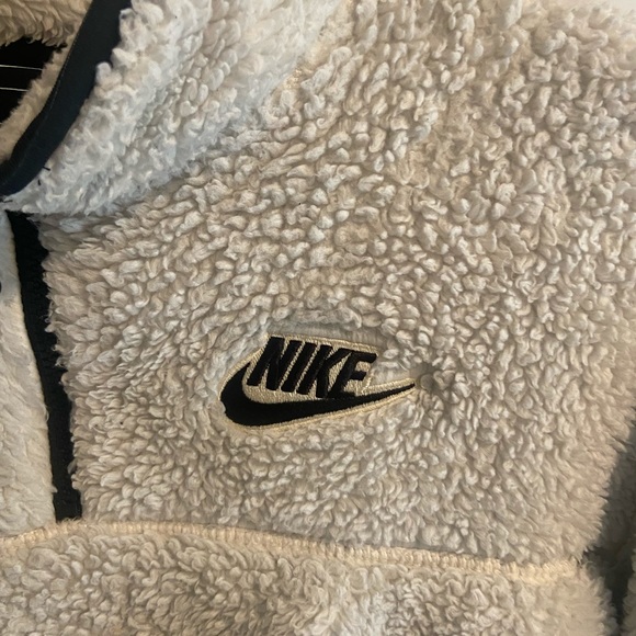 Nike Cropped Sweater - Picture 3 of 5